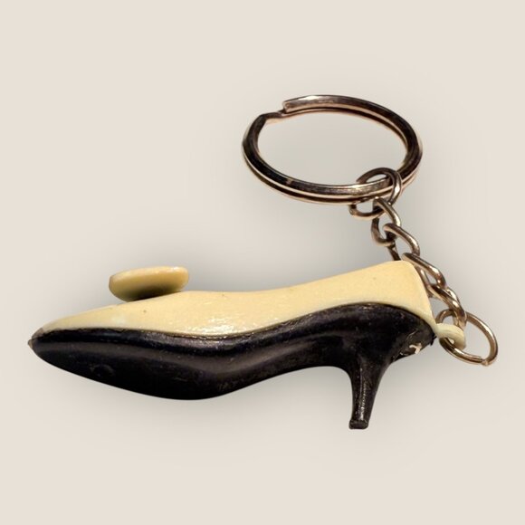 Vintage Miniature High Heel Shoe Keychain Keyring Taiwan - Picture 3 of 4